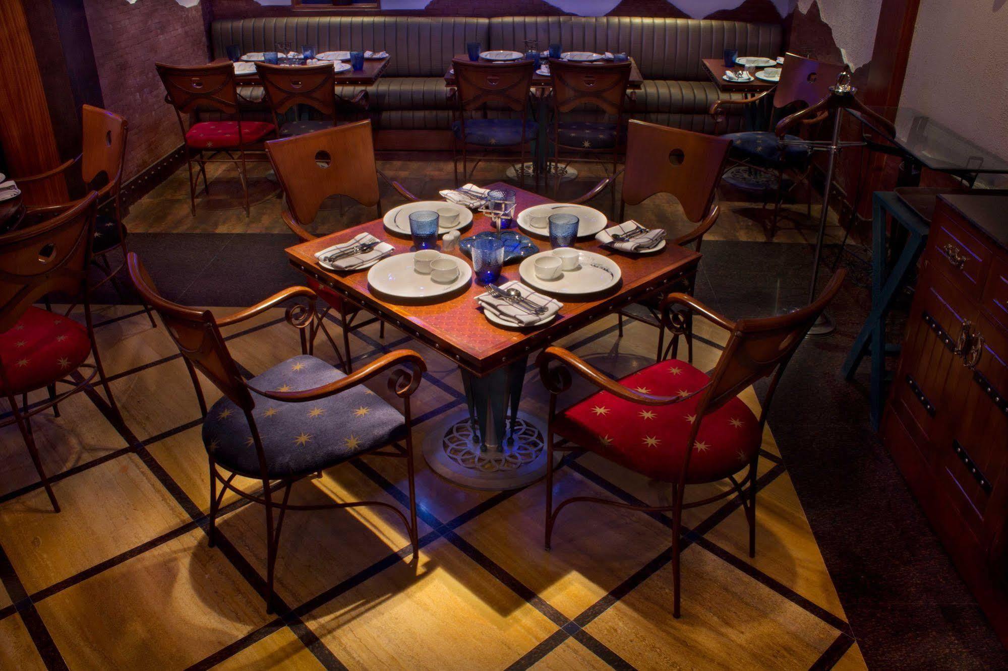 Hotel Radisson Blu Marina Connaught Place