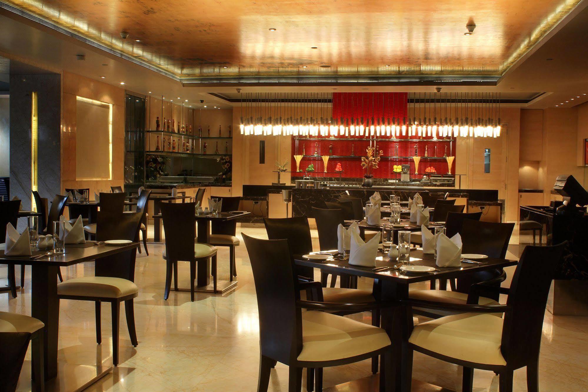 Radisson Blu Marina Connaught Place 4*