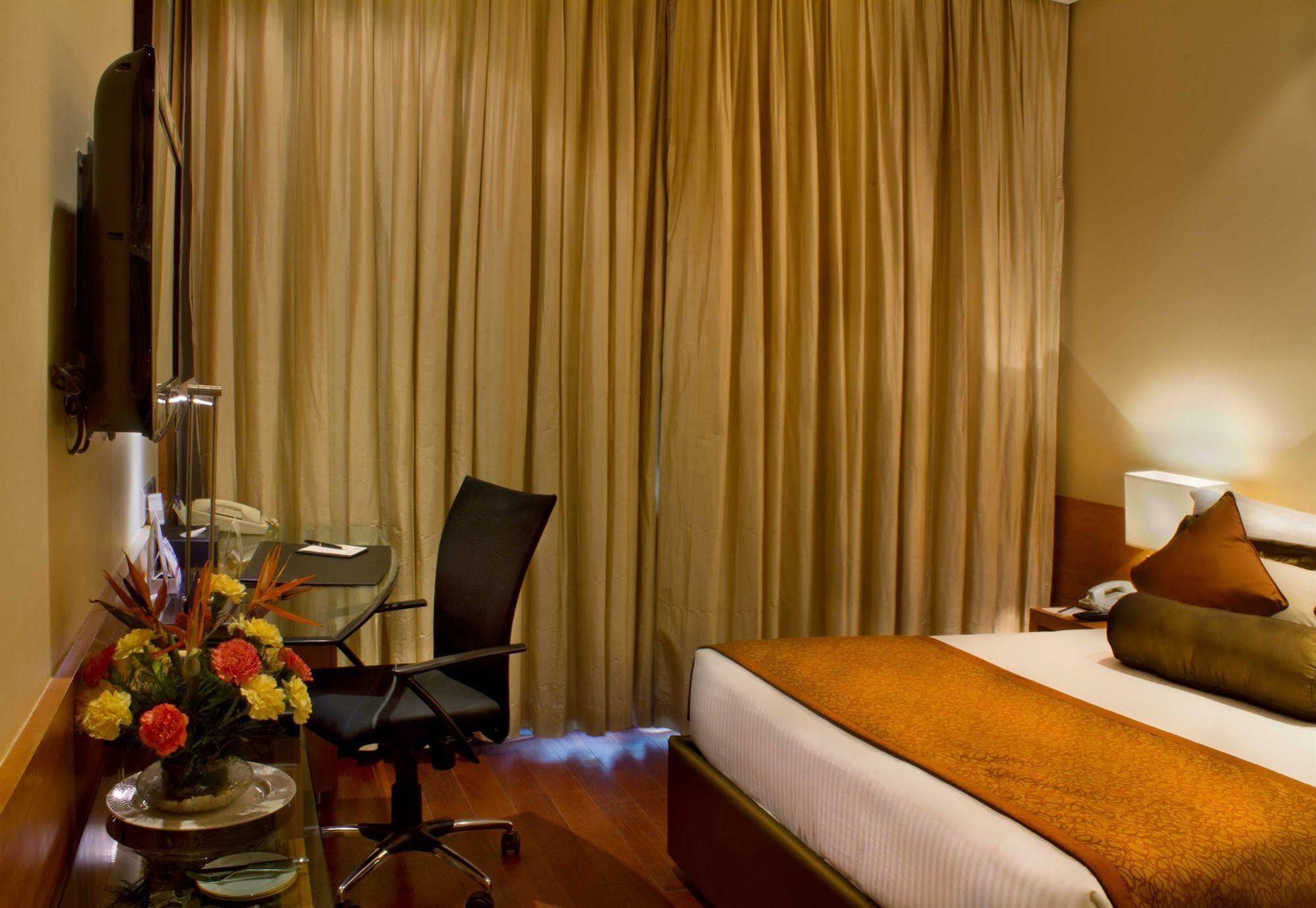 Hotel Radisson Blu Marina Connaught Place New Delhi