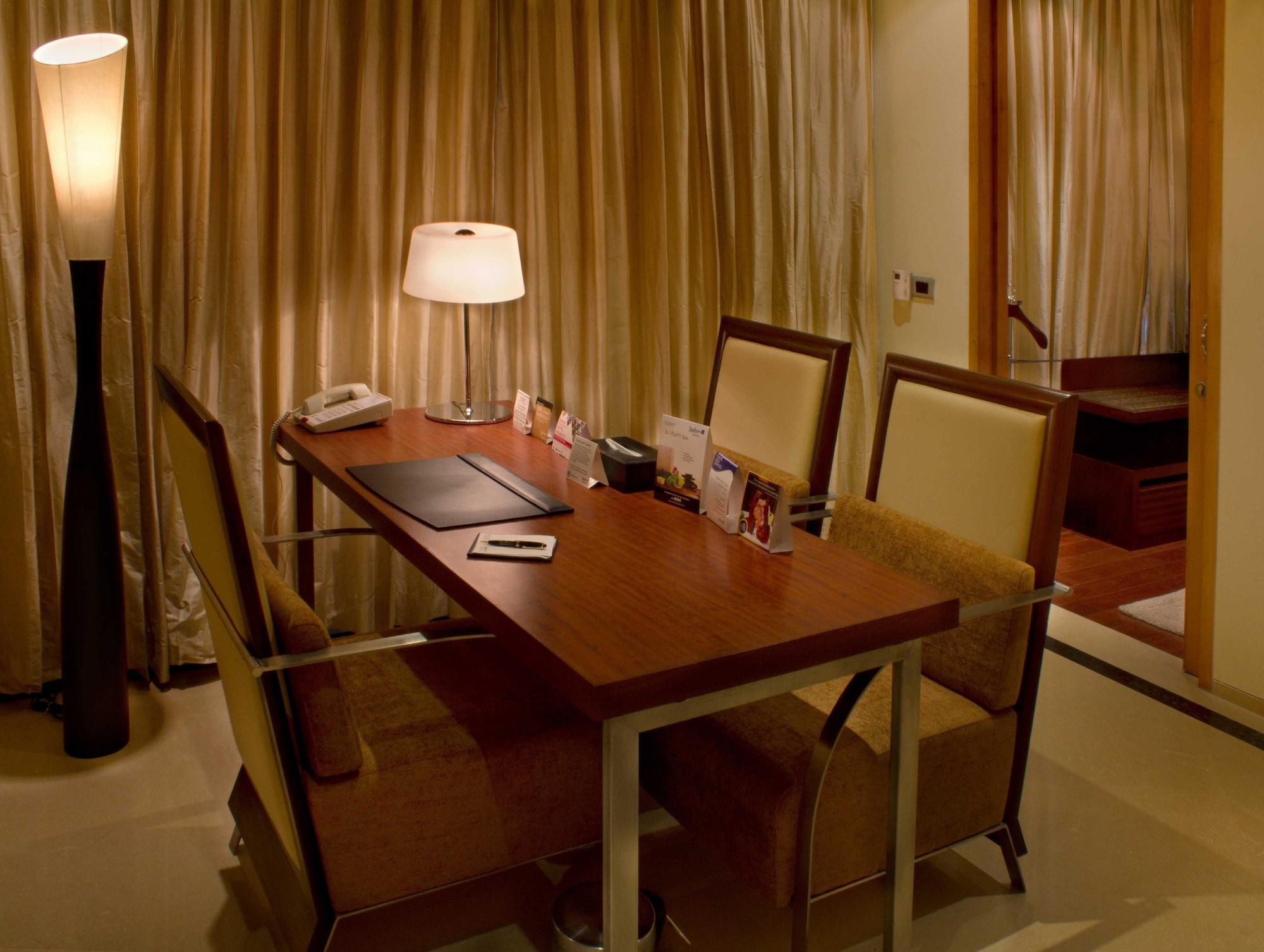 Radisson Blu Marina Connaught Place