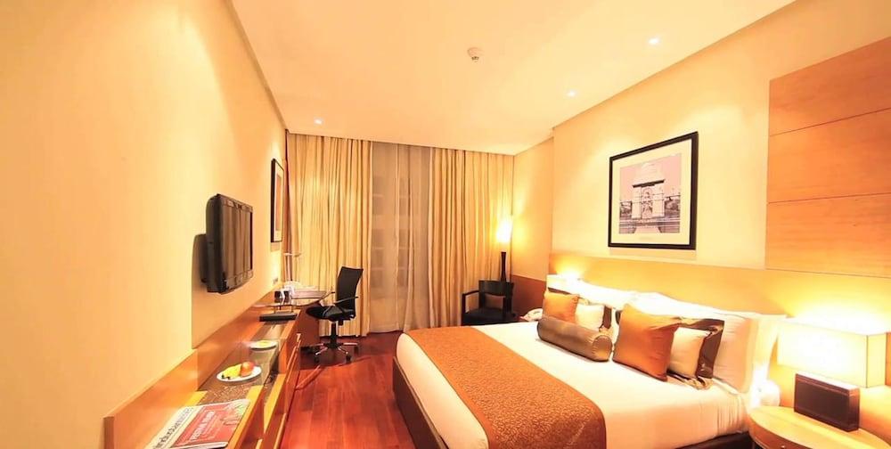 Radisson Blu Marina Connaught Place
