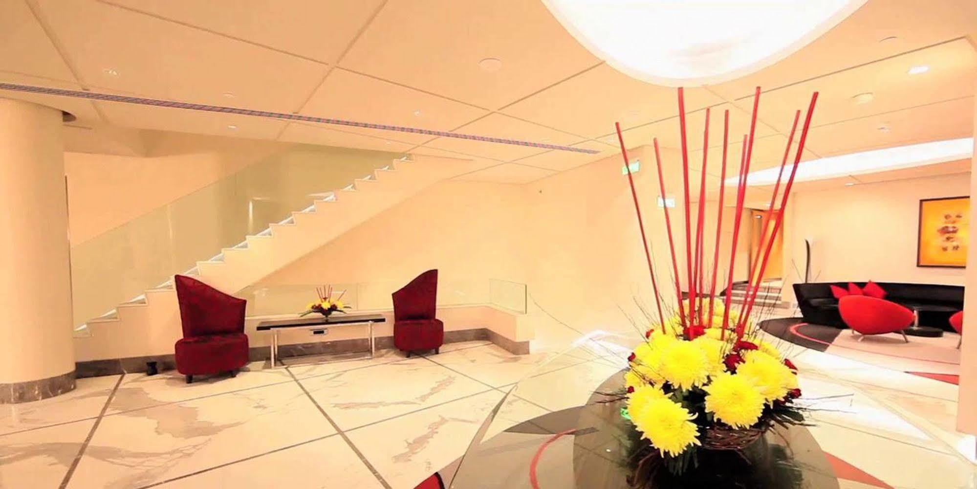 Hotel Radisson Blu Marina Connaught Place New Delhi