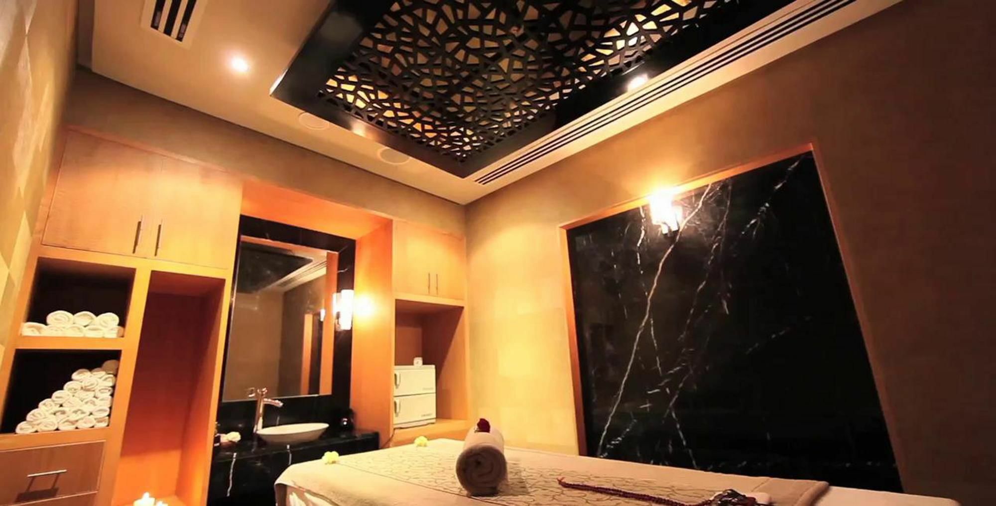 Radisson Blu Marina Connaught Place Hotel 4*